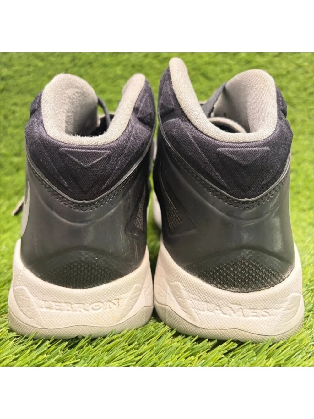 Nike LeBron Zoom Soldier 7 Mens Size 9.5 Black Silver Basketball Shoes Sneakers